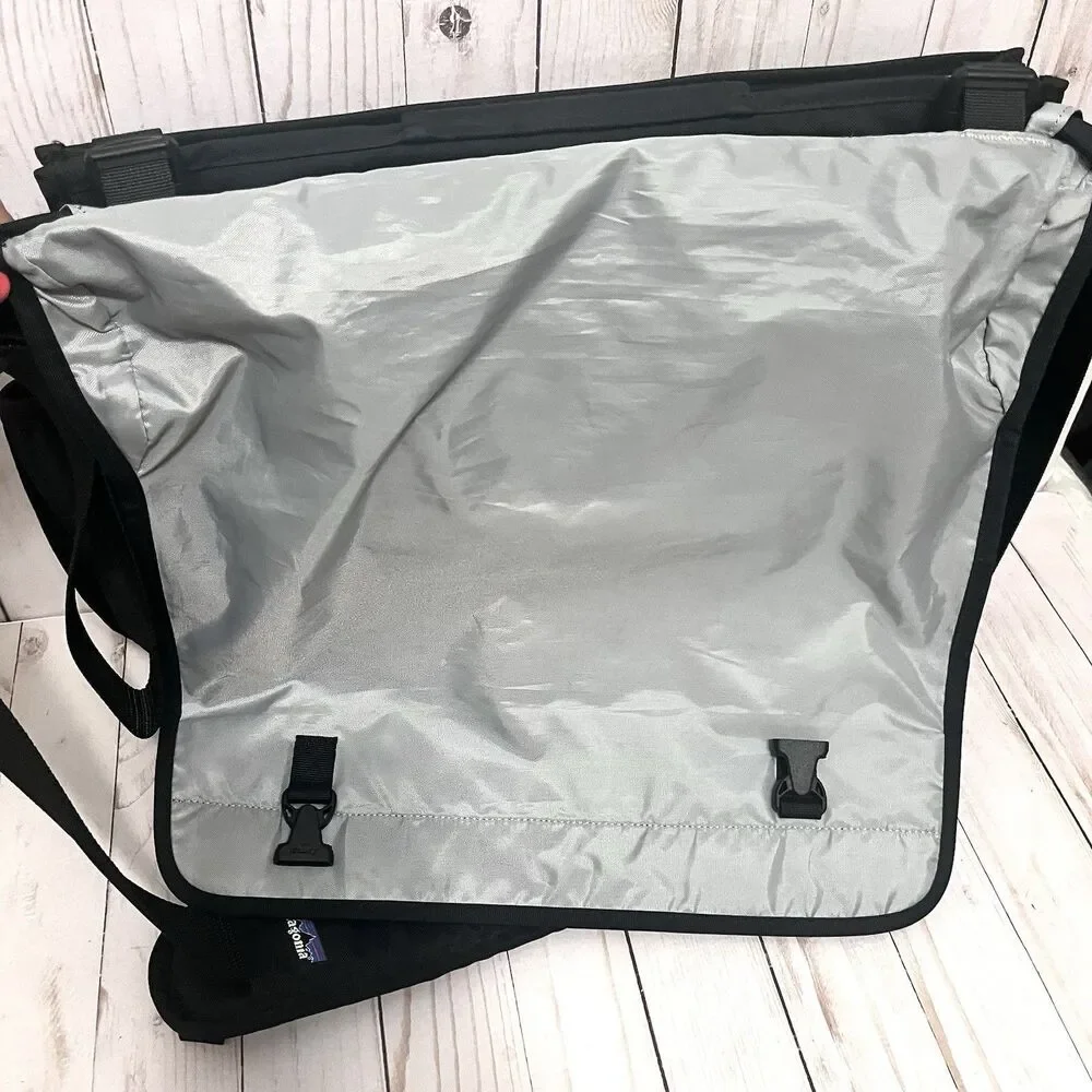 Patagonia Half Mass Messenger Shoulder Bag Black New!